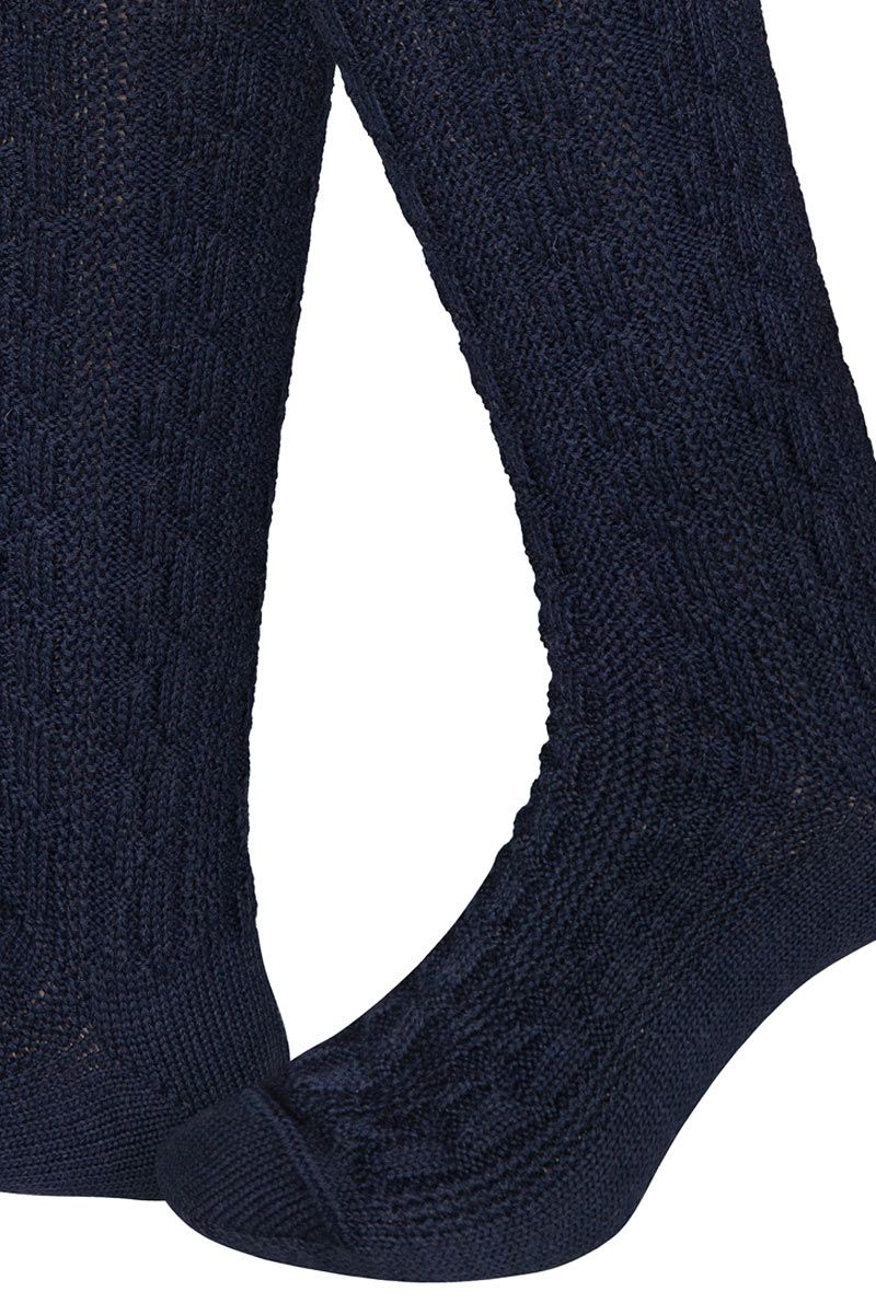 Blaue Stricksocken von MOSER Trachten für traditionelle und moderne Trachtenmode.
