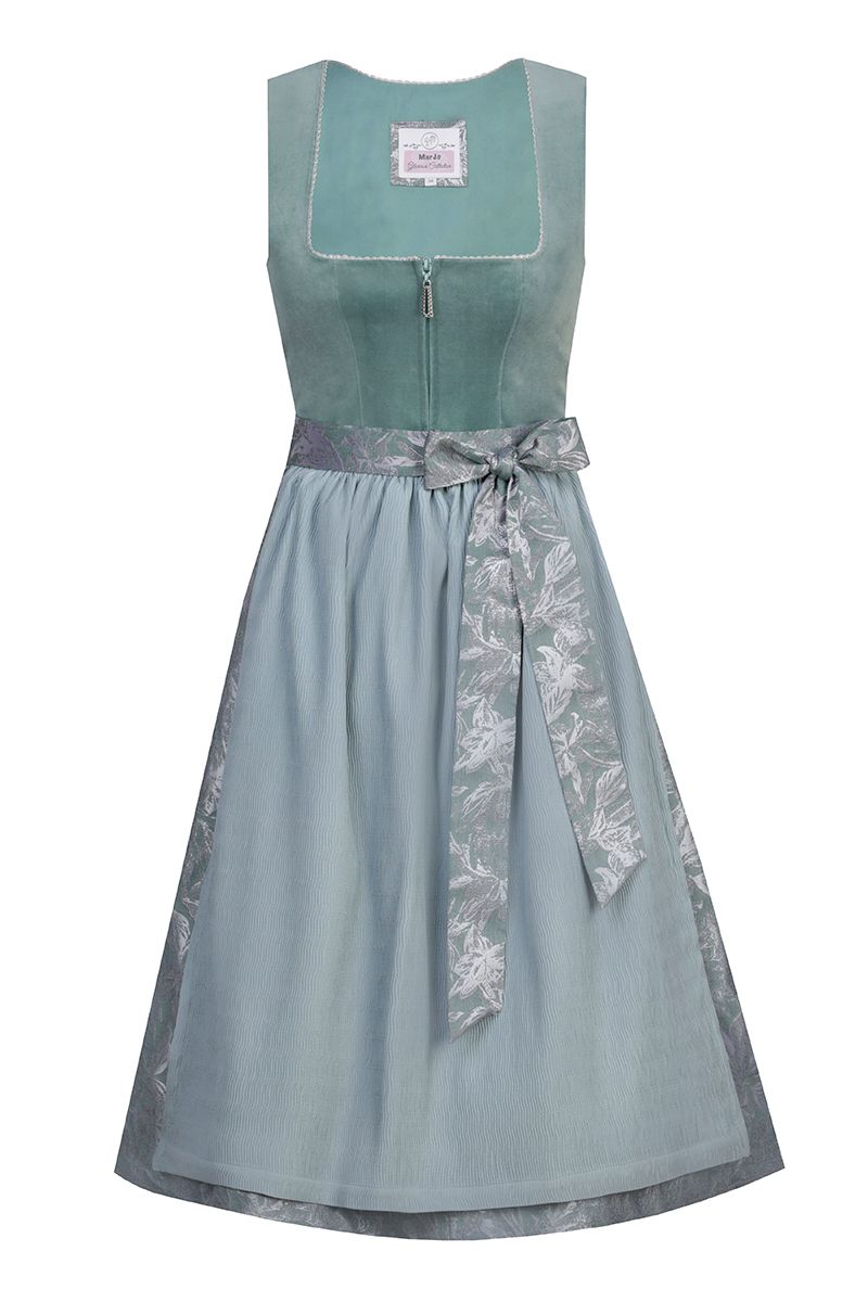 Elegantes hellblaues Dirndl mit geblümter Schürze von MOSER Trachten.