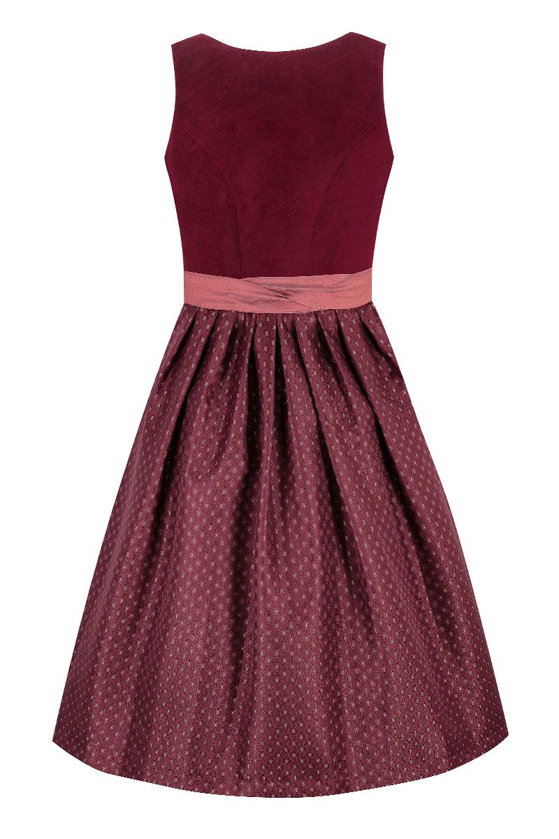 Rückansicht eines rot-bordeauxfarbenes MOSER Dirndls mit dezenter Musterung und Schärpe.