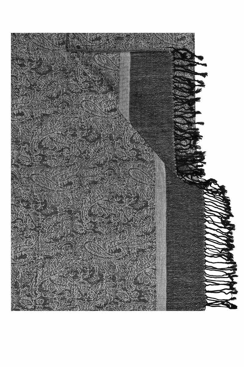 Schwarzer Schal mit Fransen und feinem Paisley-Muster von MOSER Trachten.