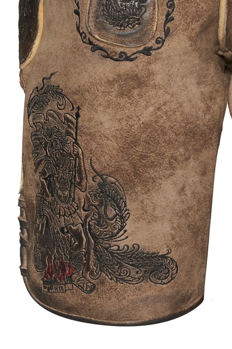 Lederhose mit kunstvoller Stickerei von MOSER Trachten für einen traditionellen Look.